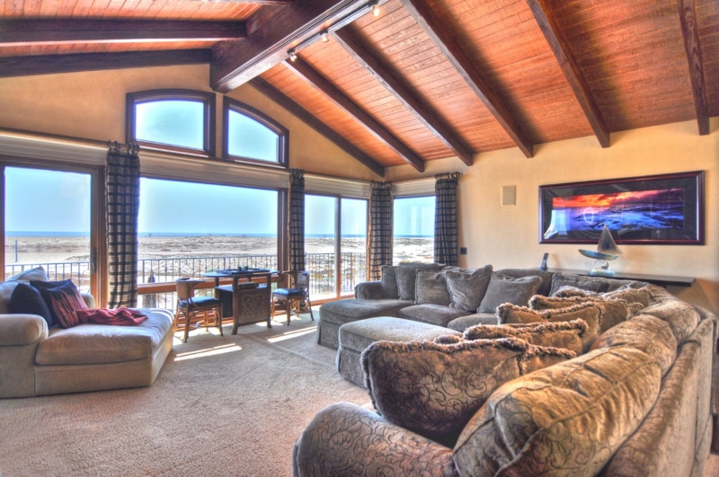living room, day, coffee table, luxury, furniture, built structure, suede, 1080P, sectional, gray, architecture, modern, absence, window, ceiling, nature
