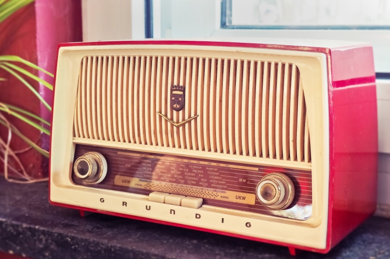 receiver, equipment, the media, retro styled, indoors, frequency, knob, close-up, device, technology, the past, audio equipment, analog, radio device, global communications