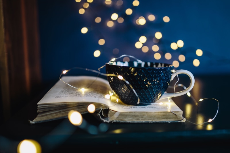 teapot, making, shiny, drink, 4K, hot drink, food and drink, tea, decoration, refreshment, table, tea - hot drink, Magic, Fairy Lights, coffee cup, bokeh