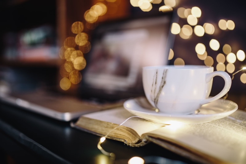 indoors, time, 5K, making, bokeh, still life, espresso, refreshment, illuminated, food and drink, cup, crockery, mug, cafe, heat - Temperature, non-alcoholic beverage