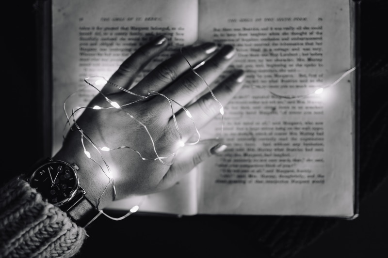 close-up, human body part, human hand, 4K, body part, lifestyles, time, holding, Magic, illuminated, mid adult, hand, adults only, paper, finger, adult