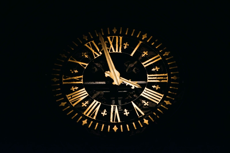 black color, round, 5K, dark, brown, roman, pattern, accuracy, close-up, shape, displaying, roman numerals, circle, transportation, geometric shape, single object