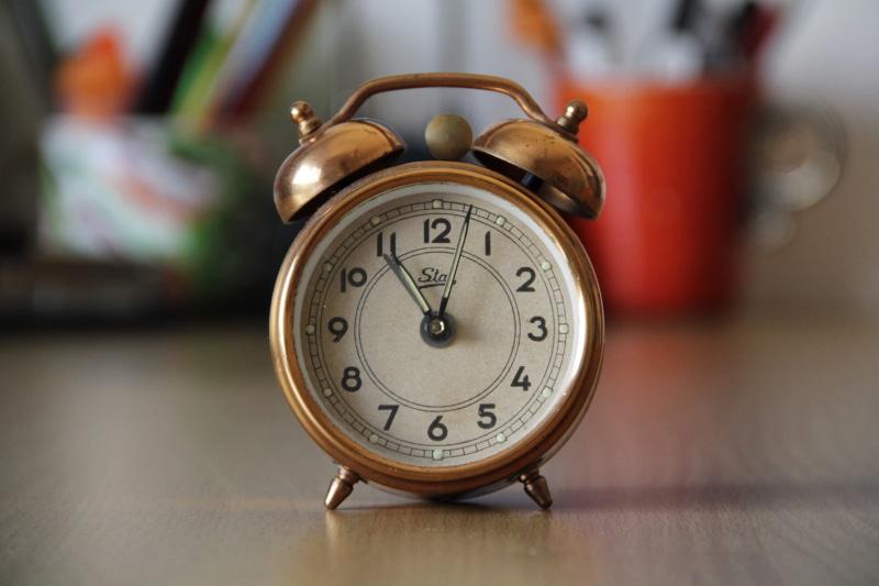 home interior, analog, vintage, minute, still life, single object, retro, early, 4K, indoors, home, close-up, wood - material, alarm clock, time, day