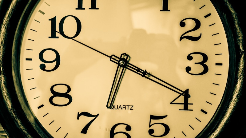 antique, time passing, indoors, wall, seconds, monochrome, downtime, clock, clock hand, watch, instrument of time, time, clock Face, single object, accuracy