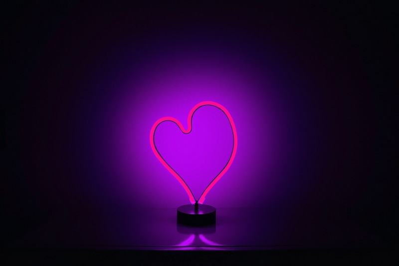 Purple, Light, 4K, Neon, Love heart, 4K
