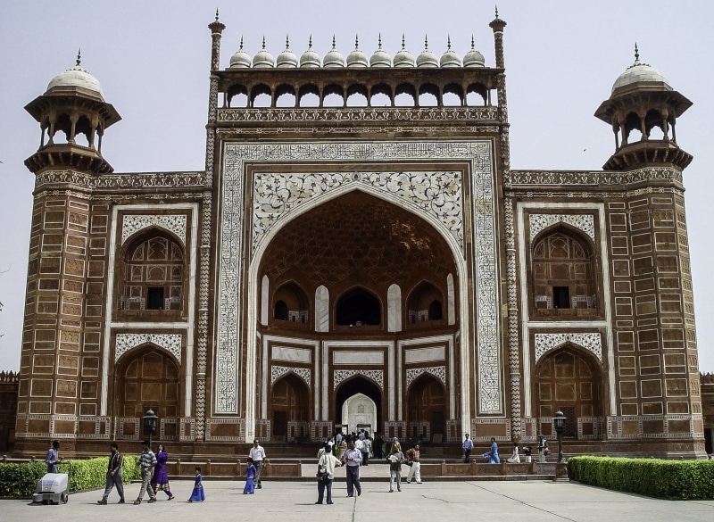 architectural column, travel Locations, islam, tourism, building Exterior, large group of people, arch, india, building, cultures, real people, taj, mughal Empire