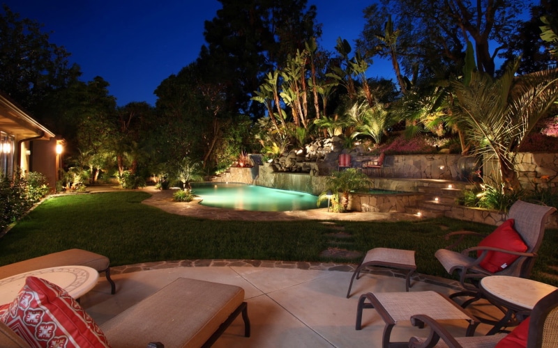 grass, green, luxury, swimming pool, chair, tourist resort, seat, 1080P, wealth, garden, absence, front or back yard, night, plant, no people, outdoors