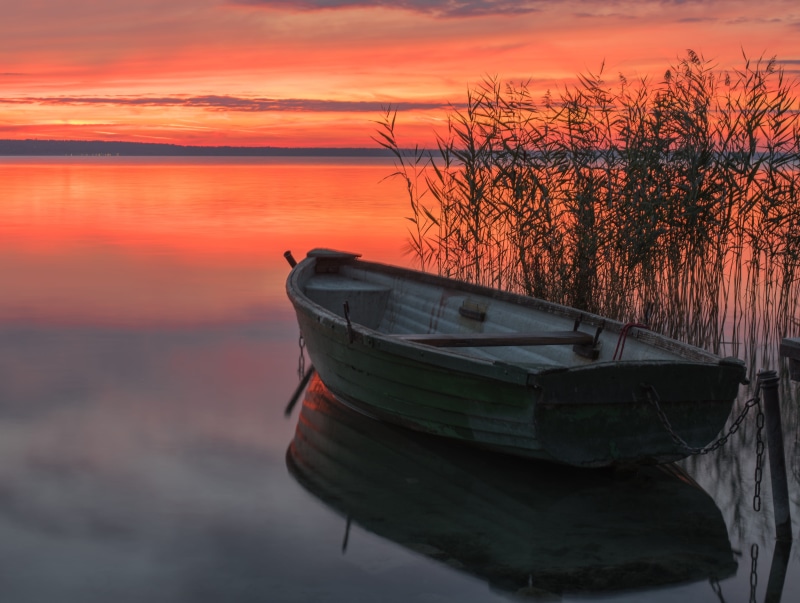 outdoors, dawn, no people, color, scenics - nature, travel, cloud - sky, beauty in nature, orange color, sky, boat, rowboat, waterfront, water, 4K, moored