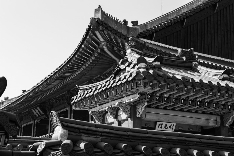 nature, eaves, built structure, 2K, building exterior, place of worship, sky, building, roof tile, black and white, architecture, low angle view, gyeongbokgung palace