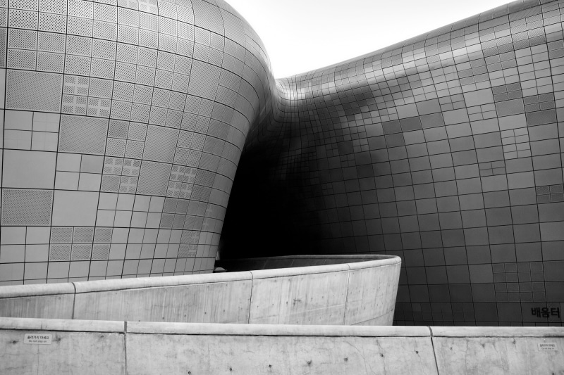 no people, zaha, dongdaemoon, sunlight, facade, low angle view, industry, black and white, design plaza, building exterior, design, railing, zaha hadid
