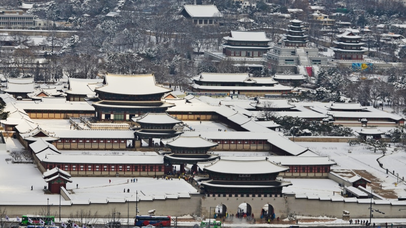 city, tourism, korean, travel, crowd, religion, crowded, korea co ltd, 5K, tourist destination, residential district, korea, roof, building exterior, spirituality