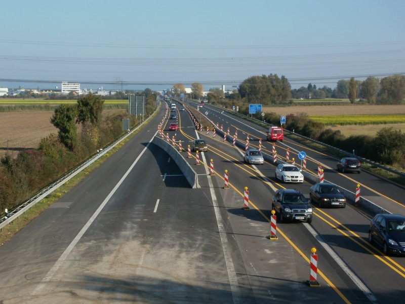 nature, sign, lane, multiple lane highway, way, outdoors, renewal, no people, work, street, roadworks, plant, traffic, diminishing perspective, symbol