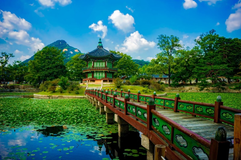 mountains, day, place of worship, travel destinations, belief, religion, 1080P, landscape, no people, daytime, gray, gyeongbokgung palace, temple, architecture