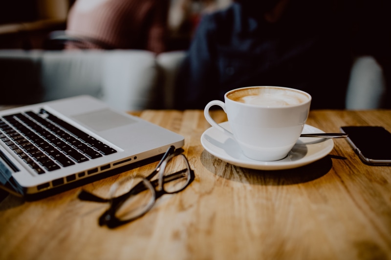 mug, selective focus, food and drink, work, drink, technology, wood - material, business, coffee shop, late, table, coffee cup, connection, tech, crockery