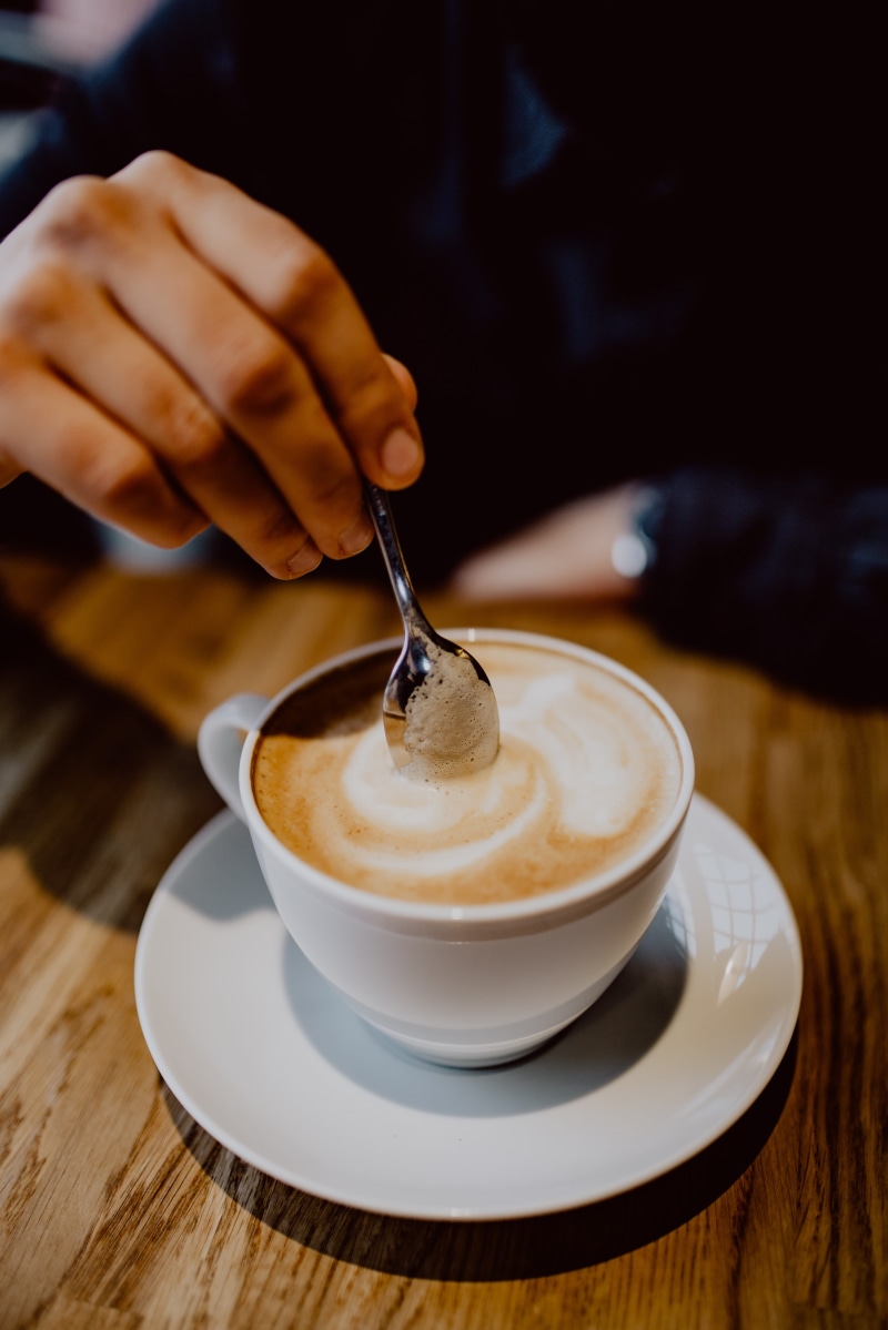 latte, late, mug, indoors, real people, work, cafe, technology, eating utensil, human body part, saucer, 5K, coffee cup, food, drink, finger, interior