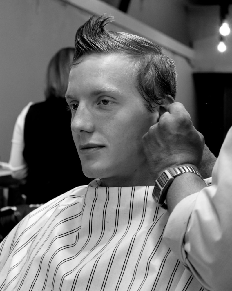 incidental people, face, hairstyle, lifestyles, mid adult men, adult, hair Salon, caucasian, hair model, one person, headshot, leisure activity, male, casual clothing