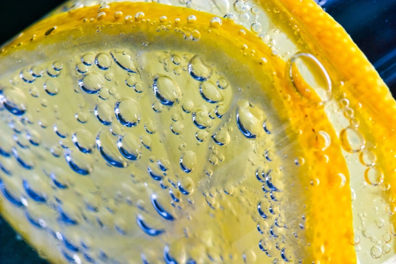mixing, indoors, still life, yellow, no people, macro, lemon, day, 4K, lemonade, vodka, juice, bubbles, refreshing, water, zesty, gin, cold, bubble, cocktail