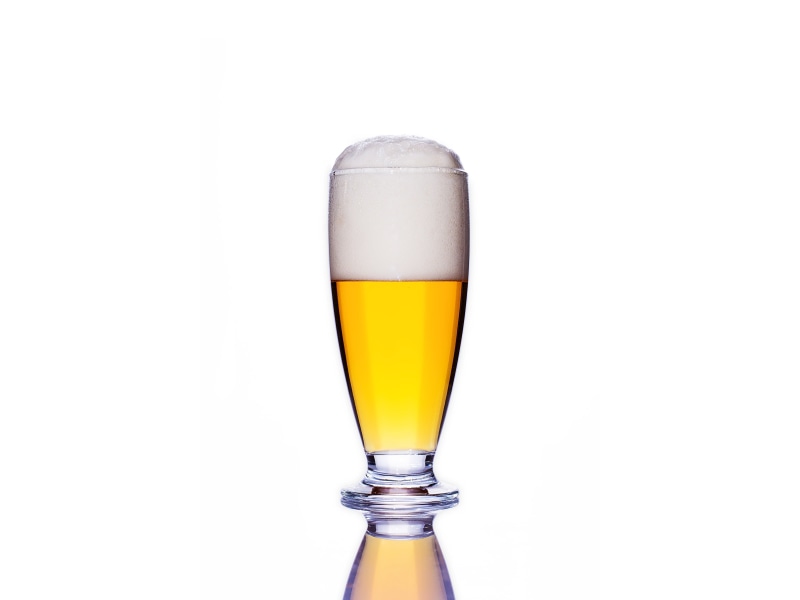 pint glass, studio shot, frothy drink, alcohol, 4K, party, lager, no people, alcoholic, drinking glass, beer glass, indoors, beer, food and drink, close-up