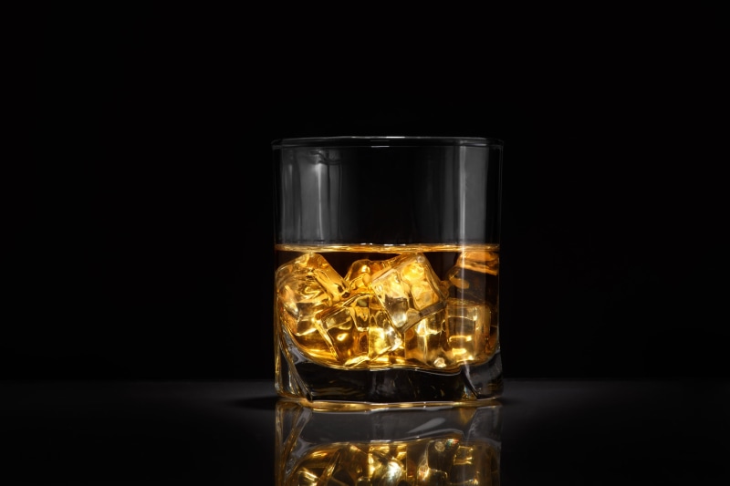 drinking glass, drink, hard liquor, ice, glass - material, no people, whiskey, glass, refreshment, black background, 4K, indoors, food, luxury, household equipment