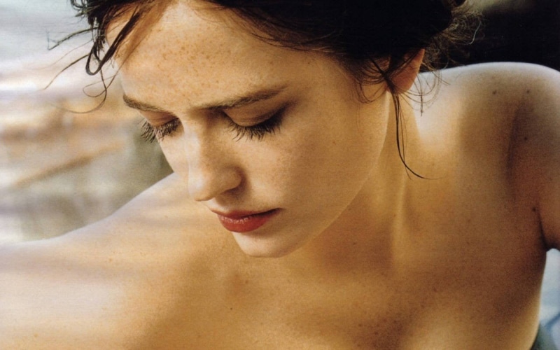 beauty, freckles, human body part, 720P, day, one person, beautiful woman, young women, face, portrait, close-up, headshot, looking down, model, Eva Green