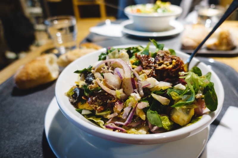 restaurant, dinner, lunch, indoors, seafood, bowl, focus on foreground, serving dish, close-up, close up, 5K, ready-To-Eat, salad, meal, temptation, wellbeing