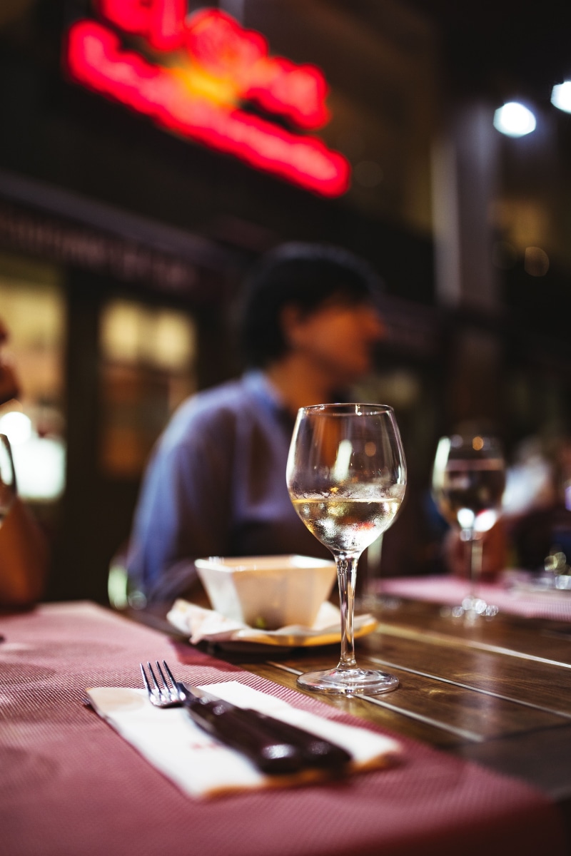 refreshment, cafe, men, fun, 5K, drink, food and drink, food, clinking, people, dining, freshness, table, adult, cheers, happy, focus on foreground, alcohol