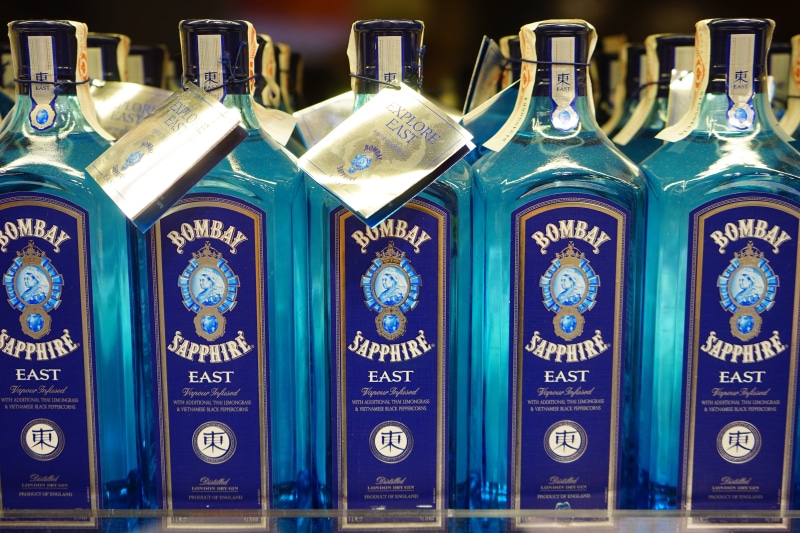 arrangement, number, bottles, Bombay Sapphire, photography, representation, repetition, shop, sale, bumbay, food and drink, choice, selective, 5K, container