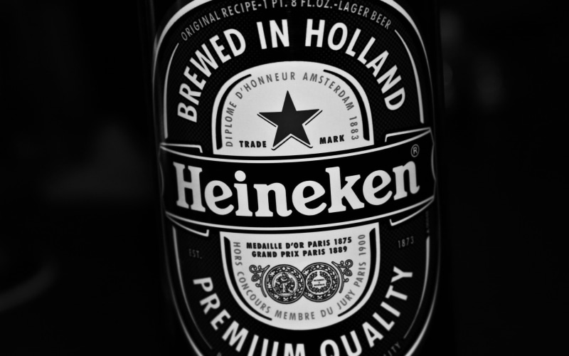 black background, communication, beer, sign, heineken, single object, brand, studio shot, representation, arrow symbol, safety, black color, bottle, hd