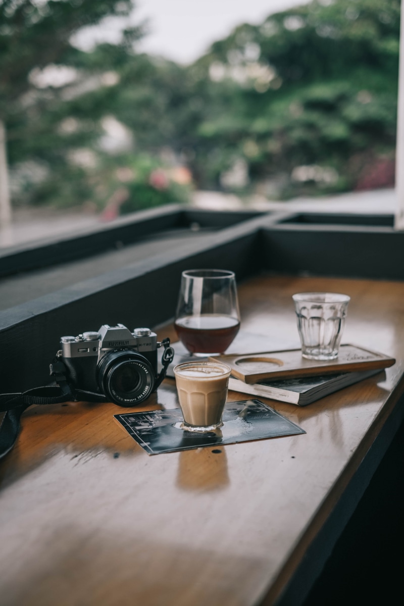 coffee - Drink, computer, business, cup, mirrorless, outdoors, retro Styled, no People, brown, baristum, shop, blur, old-fashioned, fuji, modern, 4K, coffee