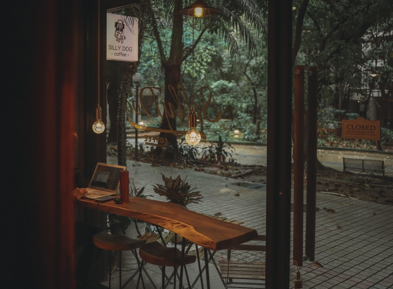 architecture, wooden, indoors, restaurant, 5K, tree, day, no people, bar counter, coffee table, empty, wood, plant, absence, cafe, coffee cup, furniture
