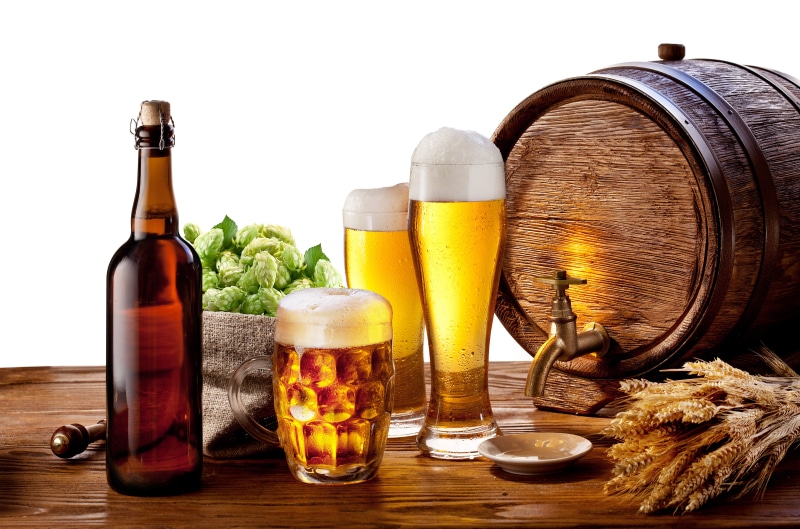refreshment, beer - Alcohol, table, keg, liquid, yellow, gold Colored, 5K, tap, backgrounds, container, studio shot, glass, celebration, clear, dark, ears