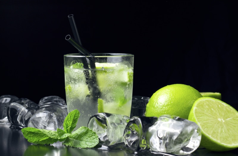 liquid, mint Leaf - Culinary, garnish, cocktail, no People, ice, leaf, drinking Water, slice, freshness, citrus Fruit, gin, bar - Drink Establishment, rum