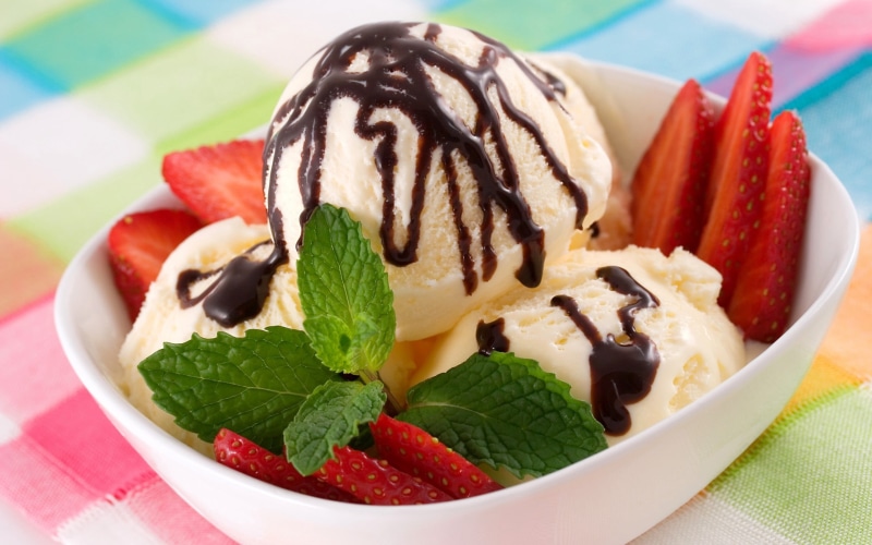 cake, snack, berry Fruit, frozen, frozen sweet food, red, gelato, sweet Sauce, ice Cream, dessert, food And Drink, gourmet, cream, close-up, leaf, sweet