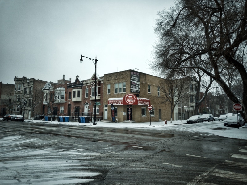 nature, urban, road, car, tree, intersection, beside, mode of transportation, high rise, vehicle, transportation, day, chicago, asphalt, street, built structure