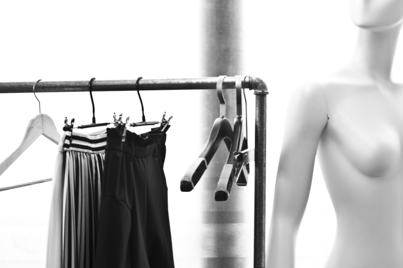 routine, clutter, hangers, clothes, gray, Skirt, hanging, boutique, 4K, Hanger, lifestyles, store, old lens, fashion, sunlight, coathanger, clothing Store