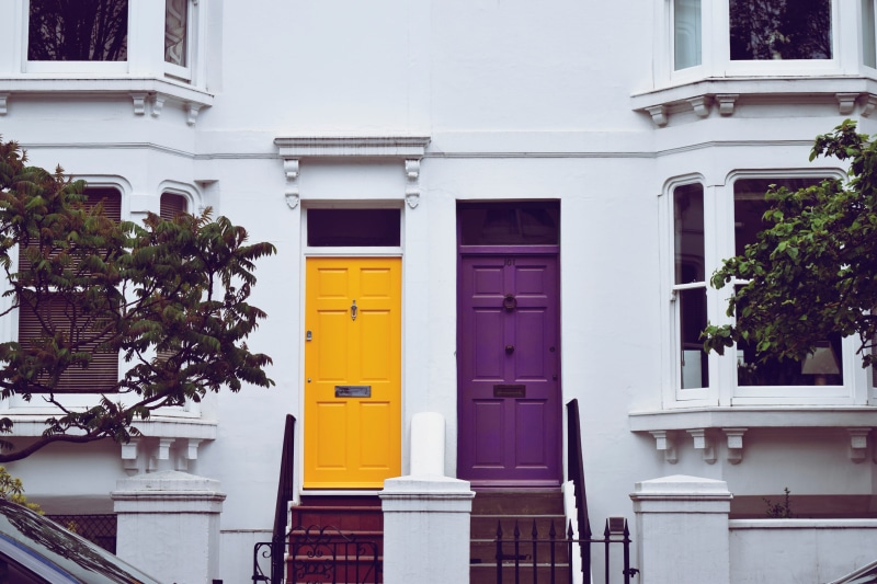 residential houses, houses, doors, no People, various, yellow, tree, balcony, nature, 4K, residential district, urban Scene, plant, built Structure, apartment