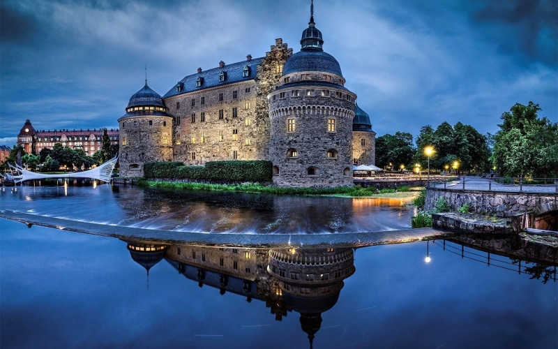 cityscape, castle, cloud - sky, architecture, no people, teal, 1080P, illuminated, the past, water, travel, outdoors, dusk, building, waterfront, Örebro