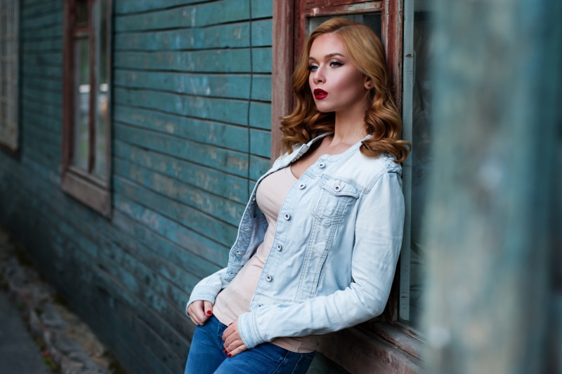 young, 5K, casual, girl, portrait, outdoors, adult, looking, window, urban, pretty, beautiful, woman, photo, hairstyle, beauty, female, fashion, women