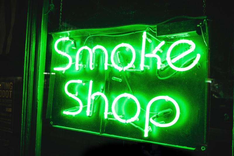 retail, communication, smoke, neon, business, no people, lighted, nightlife, 8K, green color, guidance, lighting equipment, sign, text, light, glowing