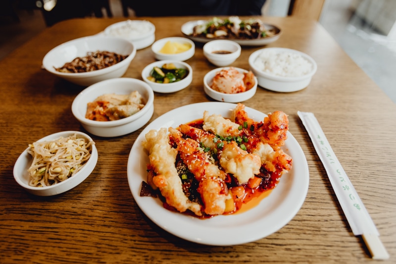 indoors, 5K, healthy eating, no people, Ssaeu kkanpunggi, food and drink, lunch, crockery, meal, plate, table, focus on foreground, bowl, restaurant, chinese food