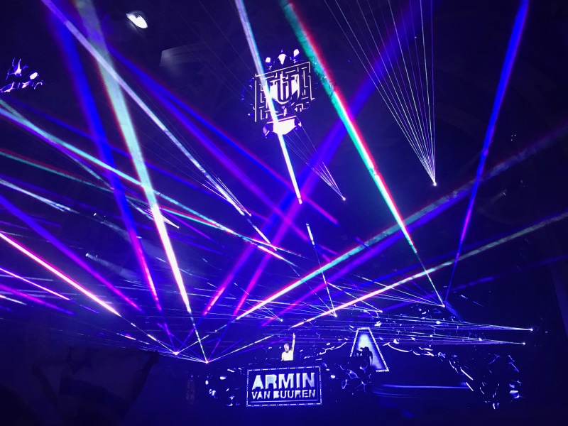 stage, beam, arts culture and entertainment, enjoyment, light, crowd, disco dancing, untold, nightlife, music, popular music concert, event, light beam