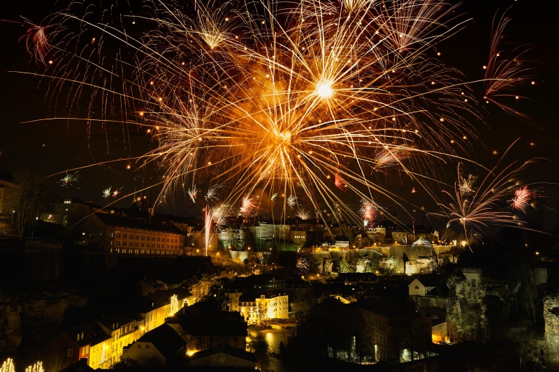 sky, sylvester, new years day, motion, 5K, light, turn of the year, firework, game, architecture, built structure, fireworks, water, glowing, festival
