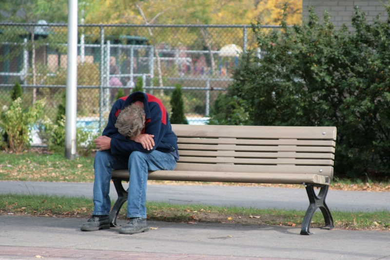 4K, outdoors, sitting, full length, couple - relationship, man, park, men, leisure activity, love, day, people, seat, positive emotion, togetherness, social issues