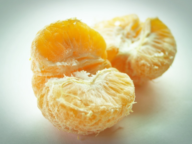 orange color, food and drink, peel, slice, ripe, drop, wellbeing, juice, no people, close-up, tropical, orange, leaf, vegetarian, citrus fruit, half, food