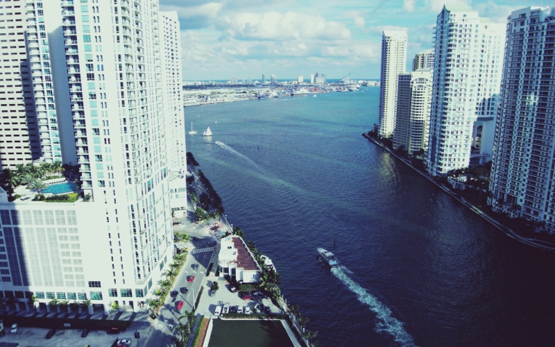 cumulus, body, concrete, houses, Mountain, Miami, water, vice city, boat, buildings, Florida, Skyscrapers, 2K, clouds