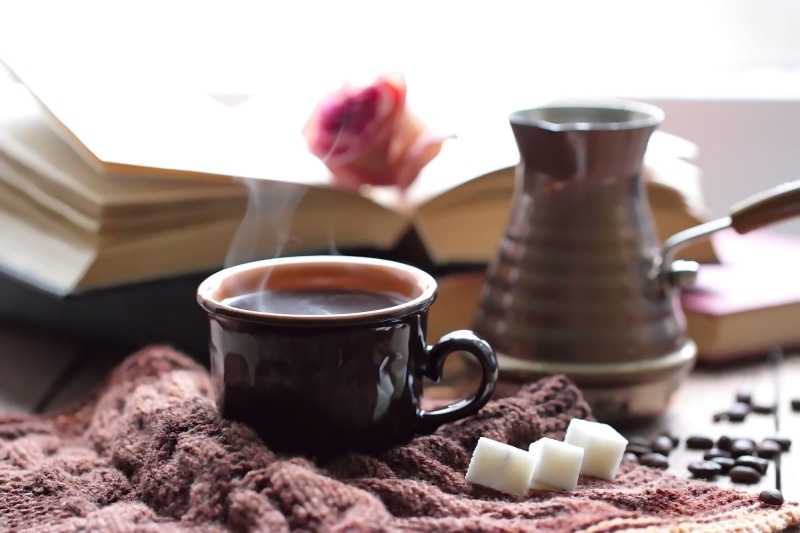 hot drink, kitchen utensil, chocolate, mug, coffee, breakfast, freshness, food, season, sugar cube, indoors, sweet food, coffee cup, beans, winter, close-up