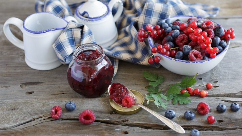 1080P, spoon, cherries (food), focus on foreground, table, blueberry, berry fruit, fruit, no people, food, healthy eating, close-up, wellbeing, crockery