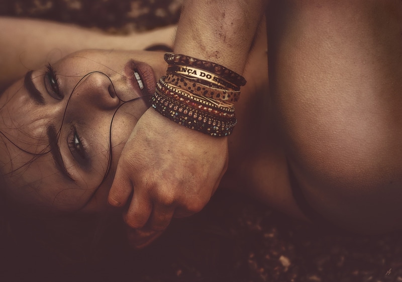 bracelet, finger, human body part, 1080P, lipstick, hand, bangles, silver colored, fashion, real people, close-up, human hand, women, looking at viewer
