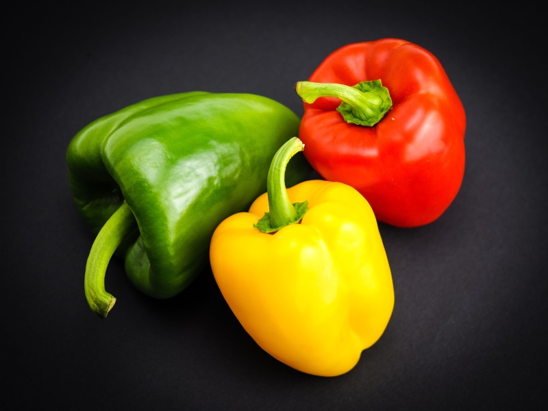 bell pepper, yellow, food and drink, red, healthy, green peppers, bell, three, yellow bell pepper, pepper - vegetable, vegetables, pepper, vegetarian food