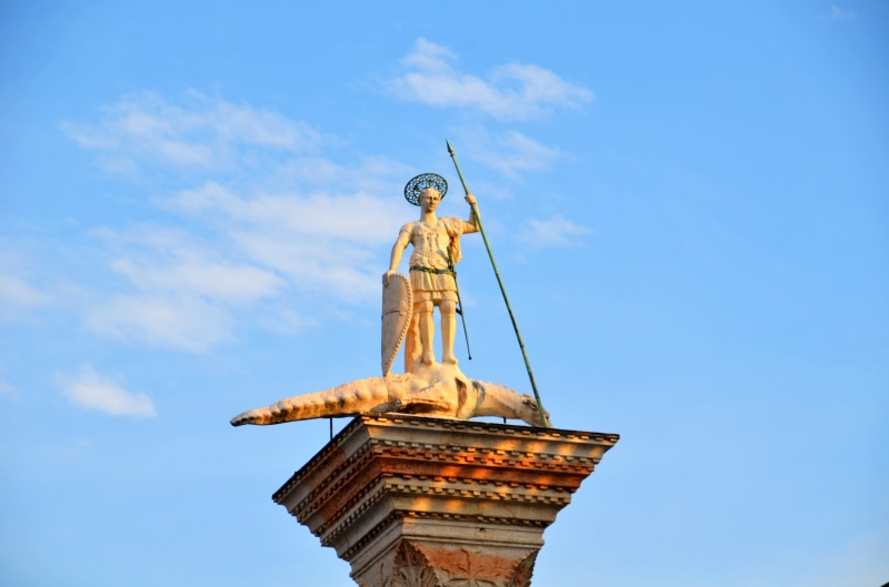 belief, day, pillar, san teodoro, dragons, sculpture, sky, spirituality, statue, human representation, religion, architecture, male likeness, creativity